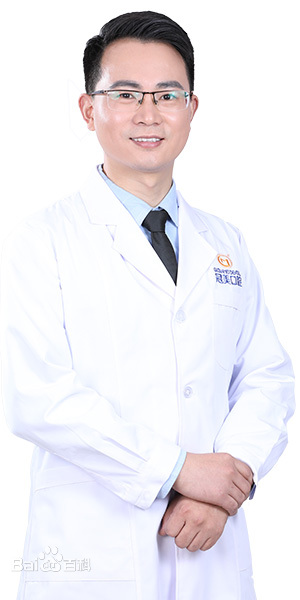 高龙 冠美口腔种植中心院长